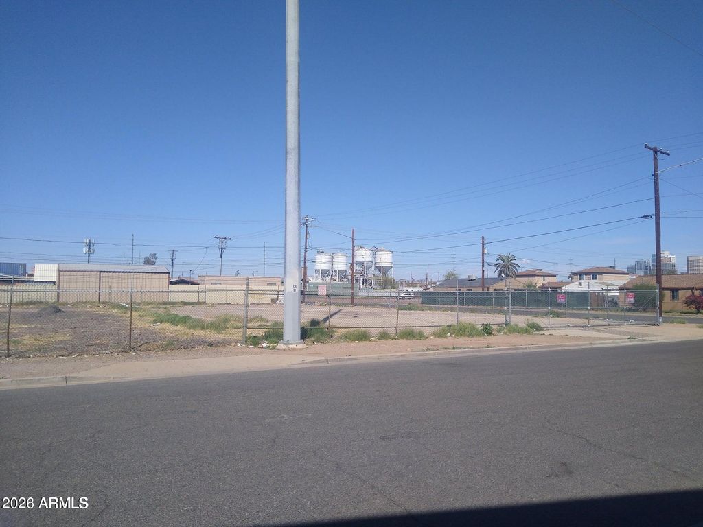 1601 W GRANT Street 2, Phoenix, AZ 85007 — photo 2