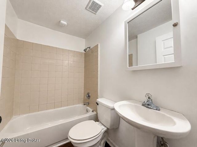 344 Plaza Ave, Louisville, KY 40218