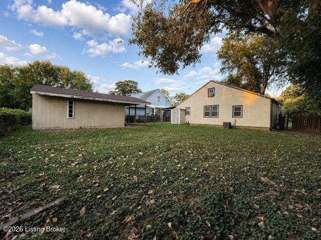 344 Plaza Ave, Louisville, KY 40218
