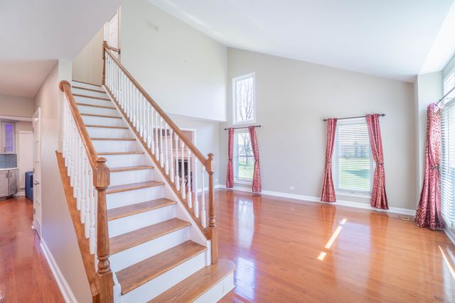 465 Thacker Court, Schaumburg, IL 60173