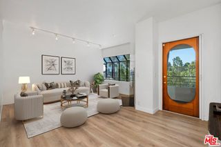 3023 BERKELEY Avenue 8, Los Angeles, CA 90026