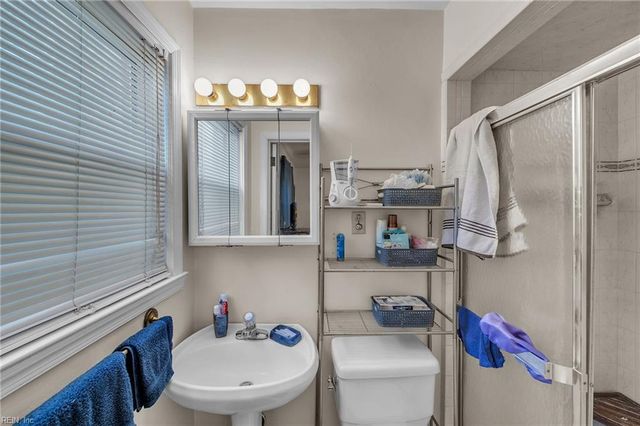 1253 Kingsway DR, Chesapeake, VA 23320