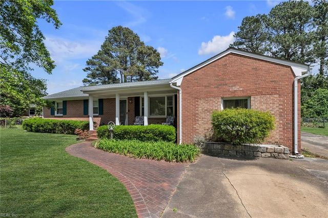 1253 Kingsway DR, Chesapeake, VA 23320