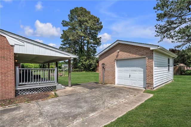 1253 Kingsway DR, Chesapeake, VA 23320