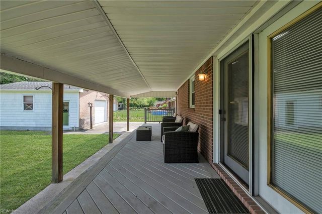 1253 Kingsway DR, Chesapeake, VA 23320