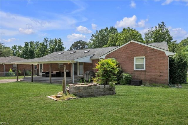 1253 Kingsway DR, Chesapeake, VA 23320