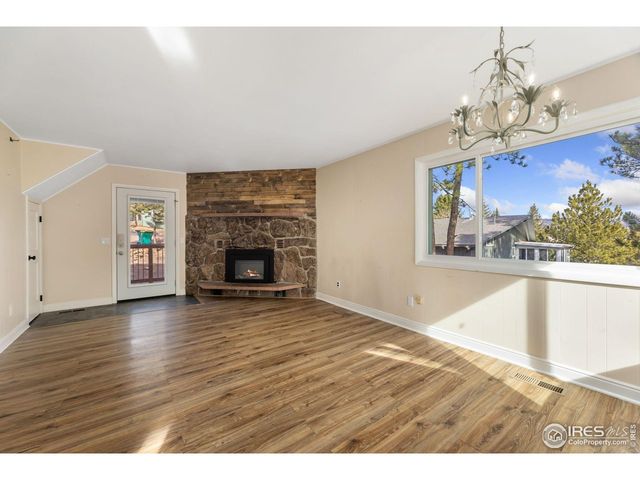 1104 Willow Ct, Estes Park, CO 80517