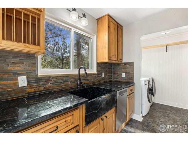 1104 Willow Ct, Estes Park, CO 80517