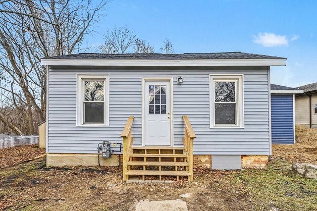 126 Riverside Drive, Portland, MI 48875