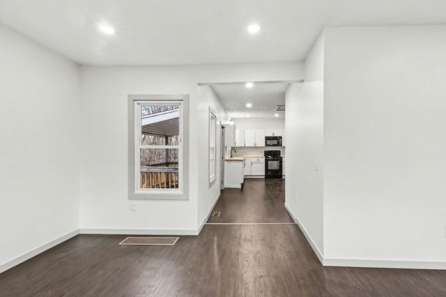 126 Riverside Drive, Portland, MI 48875