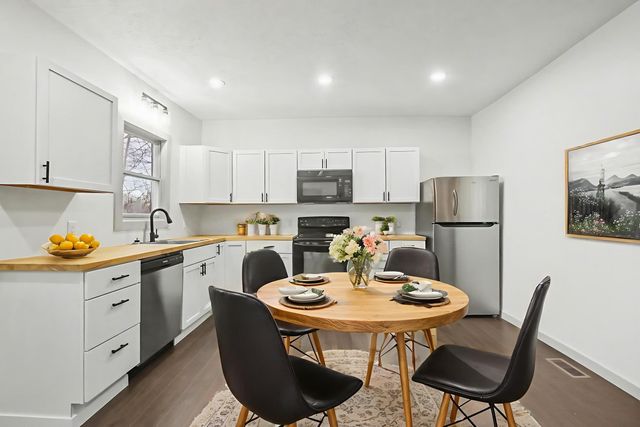 126 Riverside Drive, Portland, MI 48875