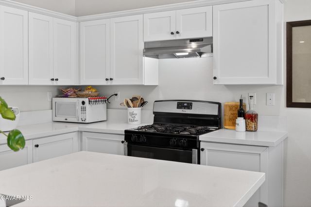 3120 Via Bella Rosa Avenue, Rosamond, CA 93560