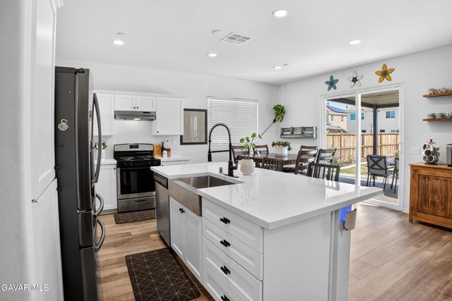 3120 Via Bella Rosa Avenue, Rosamond, CA 93560