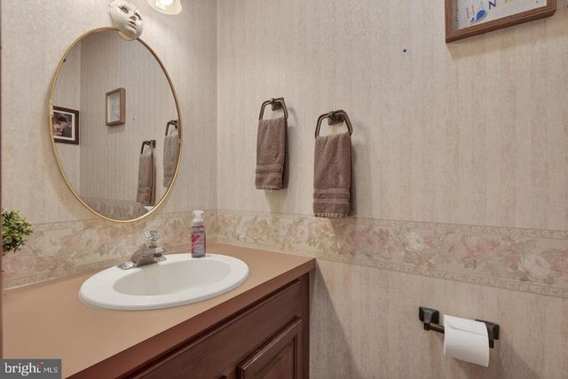 2 WILDFLOWER, Lancaster, PA 17603