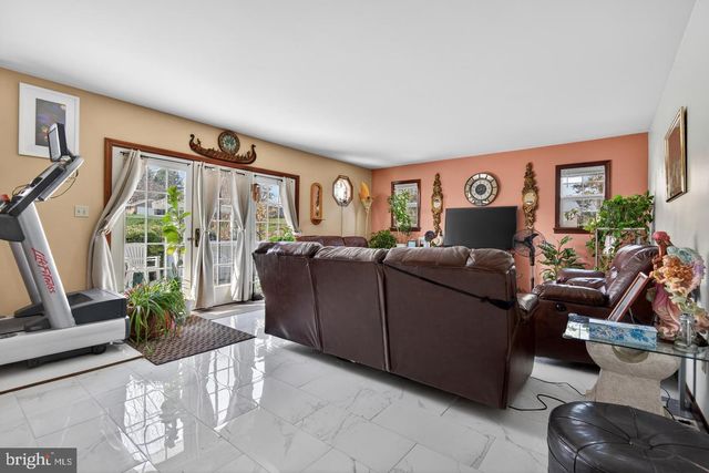 2 WILDFLOWER, Lancaster, PA 17603