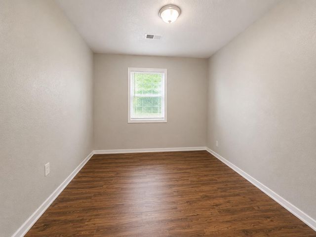 1521 4th Avenue N, Texas City, TX 77590