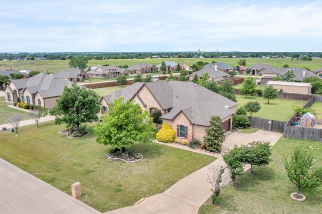 105 Courtney Circle, Waxahachie, TX 75165