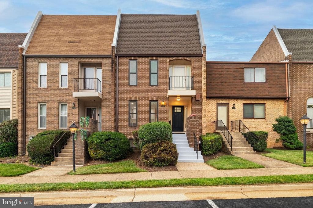 1715 TYVALE CT, Vienna, VA 22182