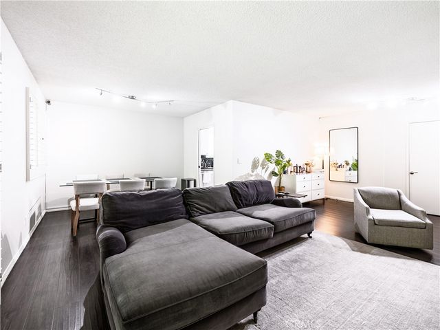 700 Westmount, West Hollywood, CA 90069