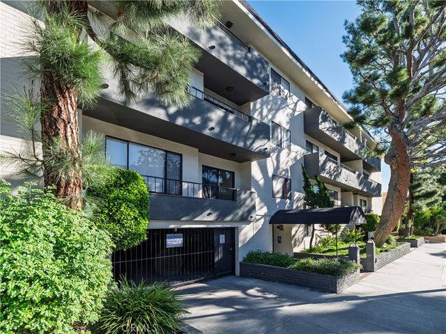 700 Westmount, West Hollywood, CA 90069