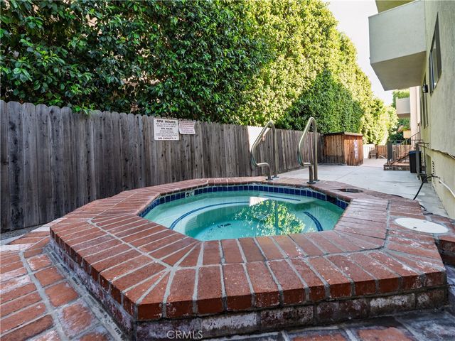700 Westmount, West Hollywood, CA 90069