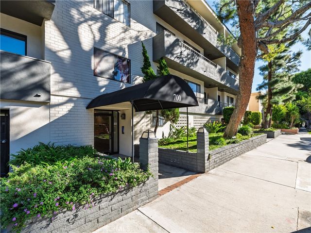 700 Westmount, West Hollywood, CA 90069