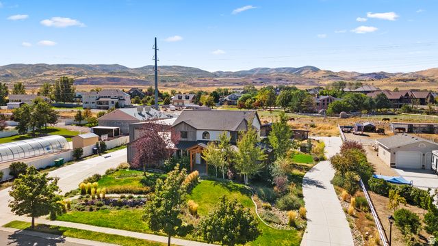 15258 S MOUNTAINSIDE DR, Bluffdale, UT 84065