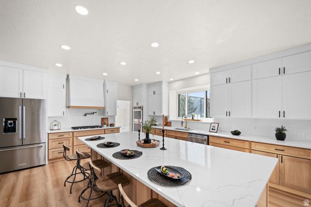 15258 S MOUNTAINSIDE DR, Bluffdale, UT 84065