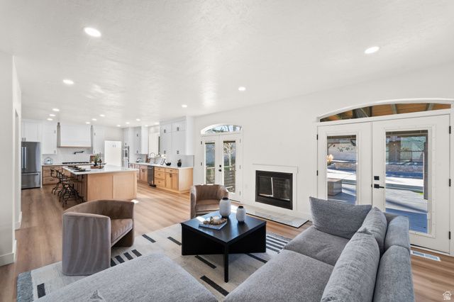 15258 S MOUNTAINSIDE DR, Bluffdale, UT 84065