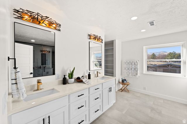 15258 S MOUNTAINSIDE DR, Bluffdale, UT 84065