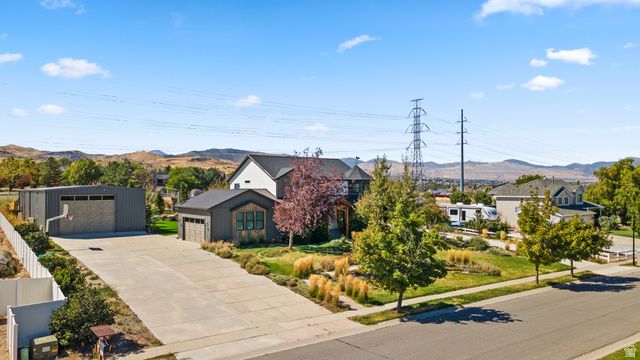 15258 S MOUNTAINSIDE DR, Bluffdale, UT 84065