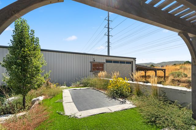 15258 S MOUNTAINSIDE DR, Bluffdale, UT 84065