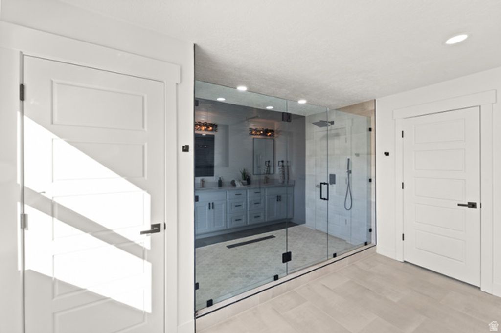 Image 30 of property listing at 15258 S MOUNTAINSIDE DR, Bluffdale, UT 84065