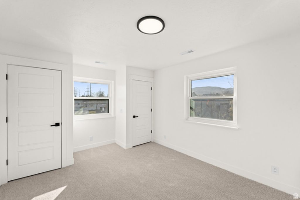 Image 39 of property listing at 15258 S MOUNTAINSIDE DR, Bluffdale, UT 84065