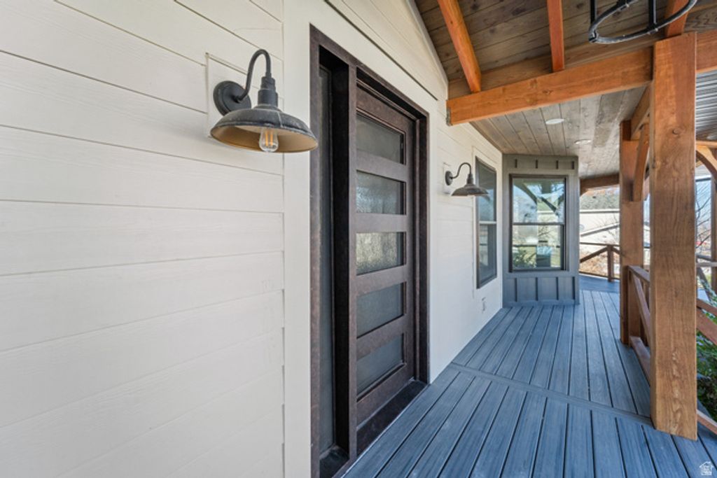 Image 7 of property listing at 15258 S MOUNTAINSIDE DR, Bluffdale, UT 84065