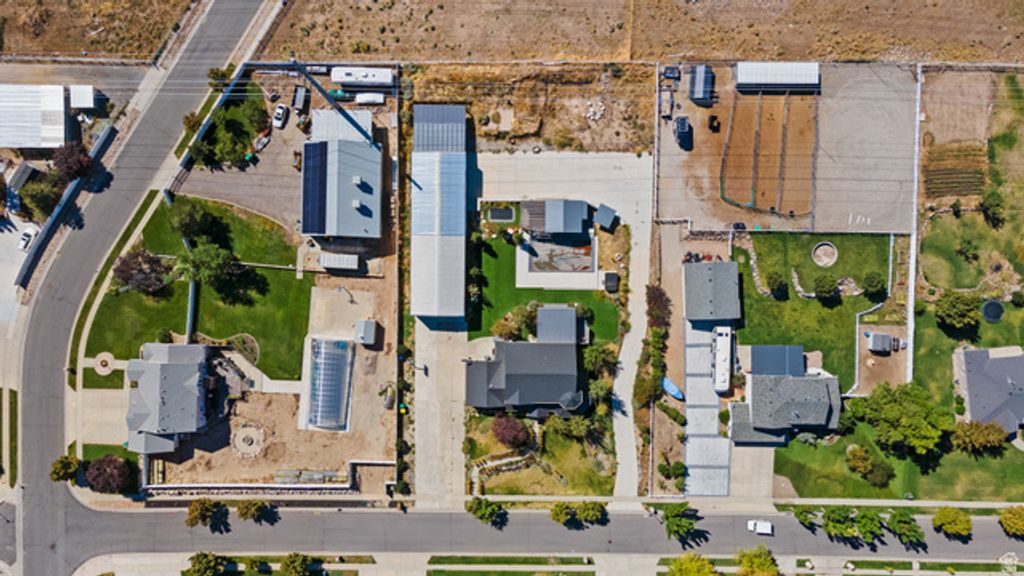 Image 97 of property listing at 15258 S MOUNTAINSIDE DR, Bluffdale, UT 84065