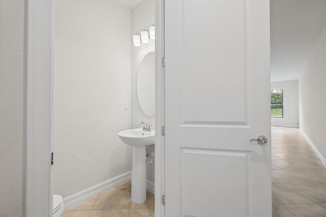 4488 Appleton Circle E, Oakland Park, FL 33309