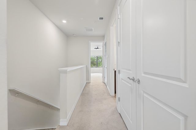 4488 Appleton Circle E, Oakland Park, FL 33309