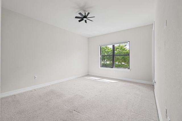 4488 Appleton Circle E, Oakland Park, FL 33309