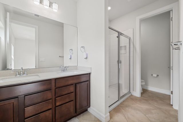 4488 Appleton Circle E, Oakland Park, FL 33309