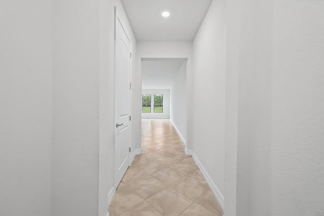 4488 Appleton Circle E, Oakland Park, FL 33309