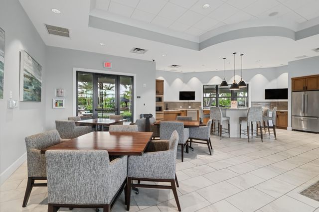 4488 Appleton Circle E, Oakland Park, FL 33309