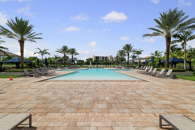 4488 Appleton Circle E, Oakland Park, FL 33309