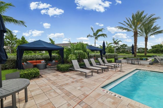 4488 Appleton Circle E, Oakland Park, FL 33309