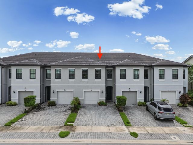 4488 Appleton Circle E, Oakland Park, FL 33309
