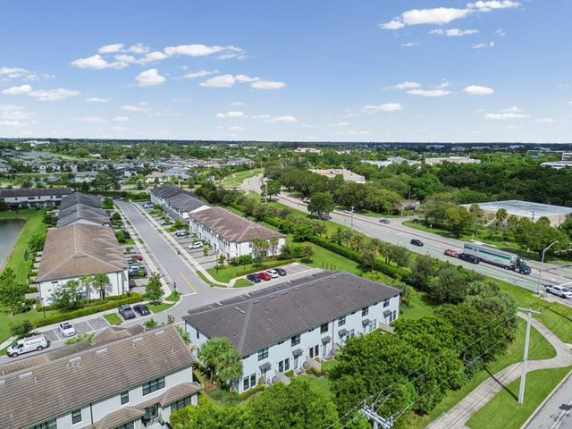 4488 Appleton Circle E, Oakland Park, FL 33309