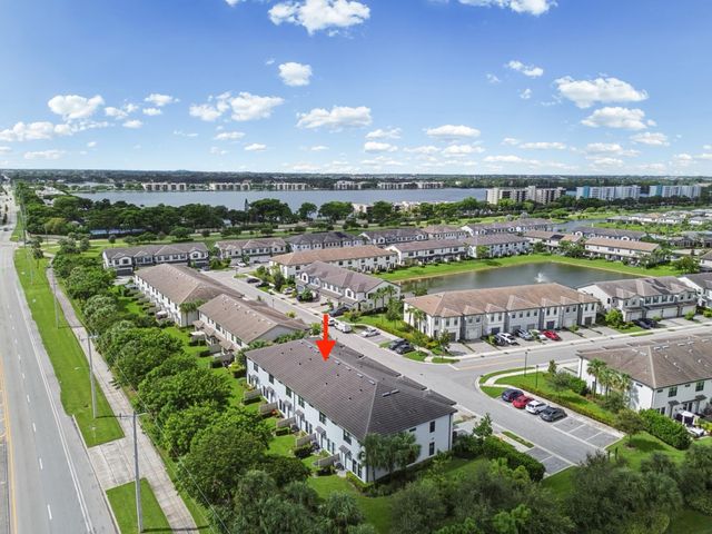 4488 Appleton Circle E, Oakland Park, FL 33309