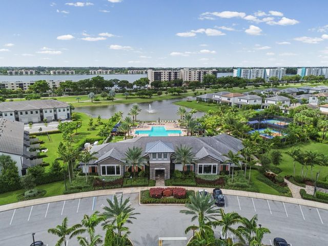 4488 Appleton Circle E, Oakland Park, FL 33309