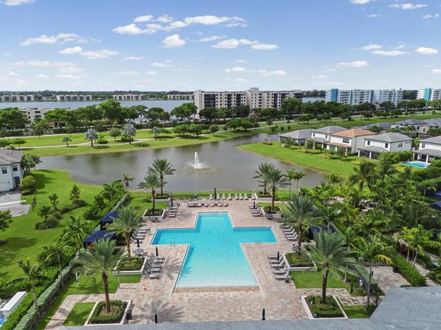 4488 Appleton Circle E, Oakland Park, FL 33309