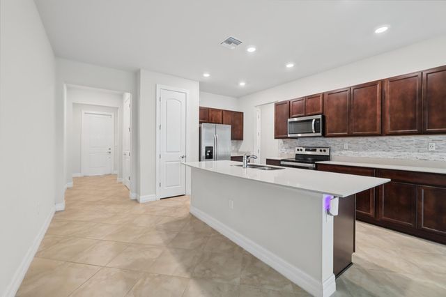4488 Appleton Circle E, Oakland Park, FL 33309